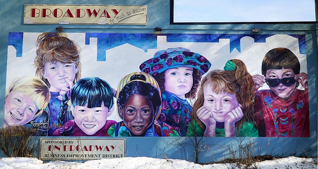 niños-mural-dibujo-multicultural-multiracial
